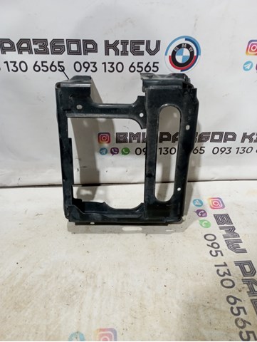 Кронштейн арки колеса (лонжерона) лівий 51117399915 BMW