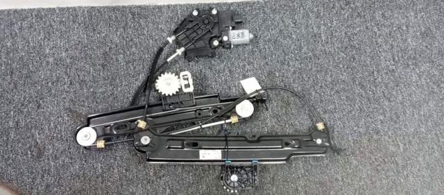 Склопідйомник задніх правих дверей 51354876380 BMW