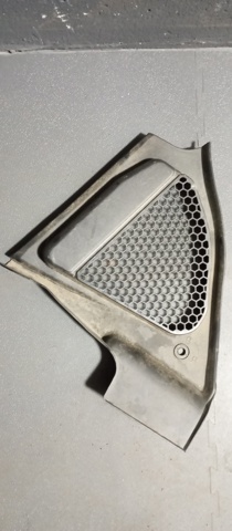 Заглушка жабо збоку 51717399018 BMW