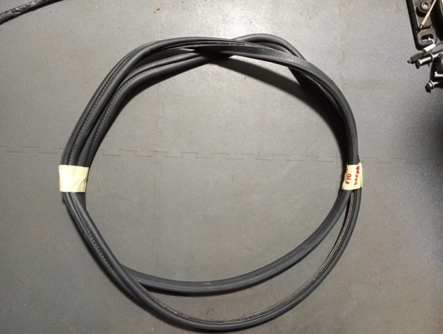 Прокладка дверей багажника 51767260916 BMW