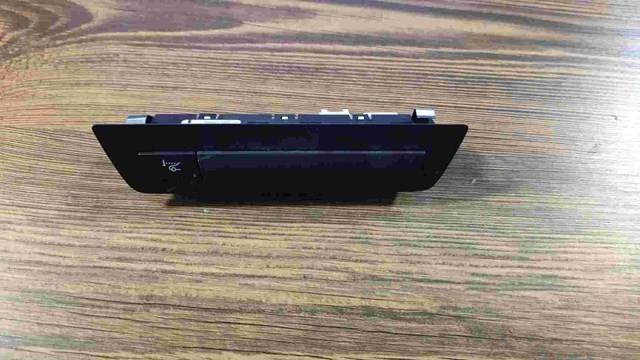 Блок кнопок центральної консолі 61319220050 BMW