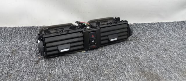 Решітка повітроводу 64229218552 BMW