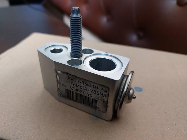 Клапан розширювальний AV1119849BA FORD