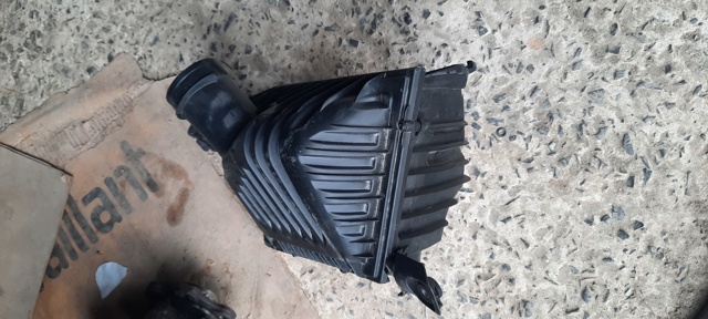 Коробка фільтра 13718513916 BMW