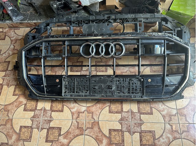 Захисна решітка радіатора 4M8853651 VAG