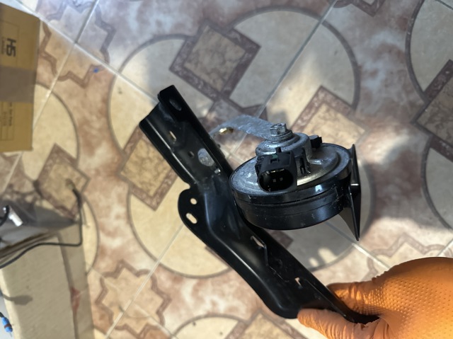 Сигнали звукові 61338496203 BMW