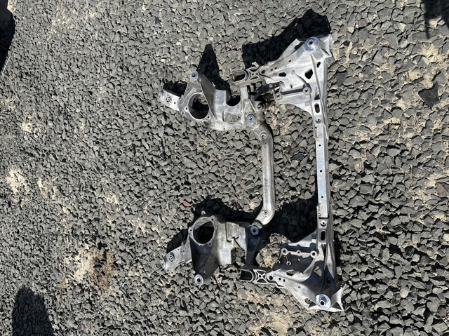 Передня балка 6887340 BMW