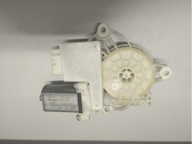 Двигун стеклопод'емника двері задньої, лівої 61359463853 BMW
