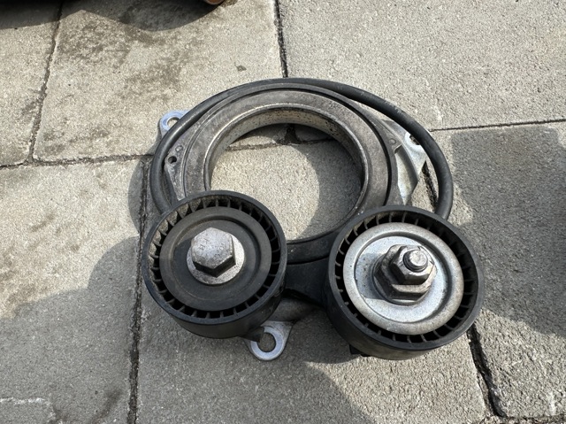 Натягувач приводного ременя 11287952899 BMW