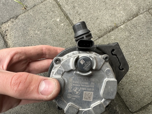 Помпа водяна, додатковий електричний 11518663248 BMW