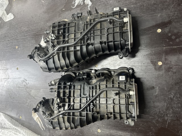 Колектор впускний 11618603914 BMW