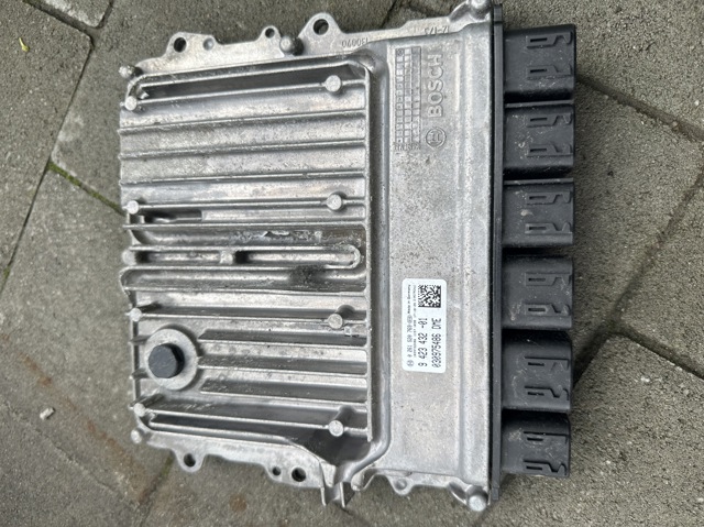 Блок двигуна 12148489464 BMW