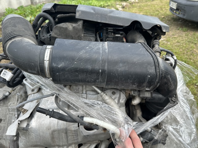 Головний патрубок витратоміра повітря (черепаха) 13717619268 BMW