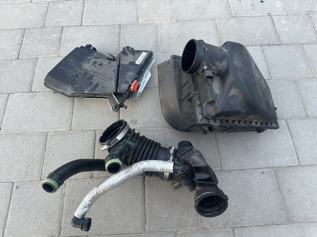 Корпус повітряного фільтра 13717643301 BMW