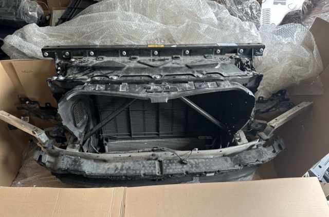 Радіатор охолодження двигуна, додатковий 17115A3F245 BMW