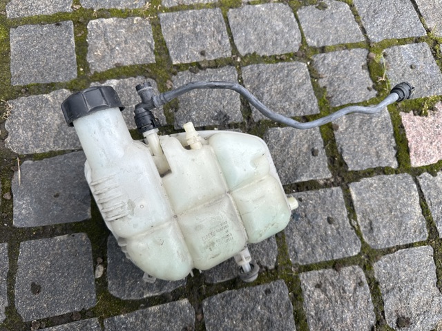 Бачок для води 17137617362 BMW