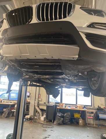 Вал карданний основний заднього моста 26108680379 BMW