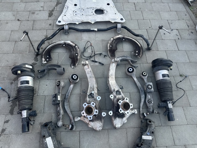 Підшипник в зборі з маточиною передній 31206864570 BMW
