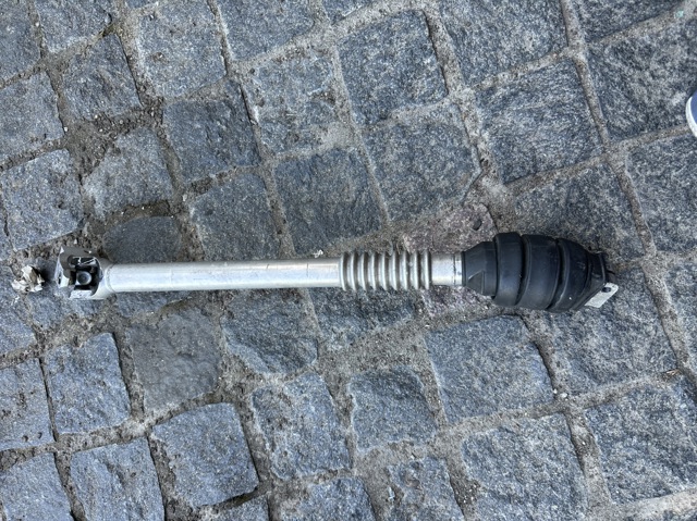 Вал рульової колонки, нижній 32306887185 BMW
