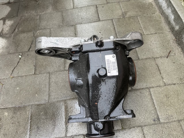Диференціал задній 33109846356 BMW