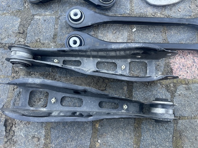 Важелі задньої підвіски 33306871020 BMW