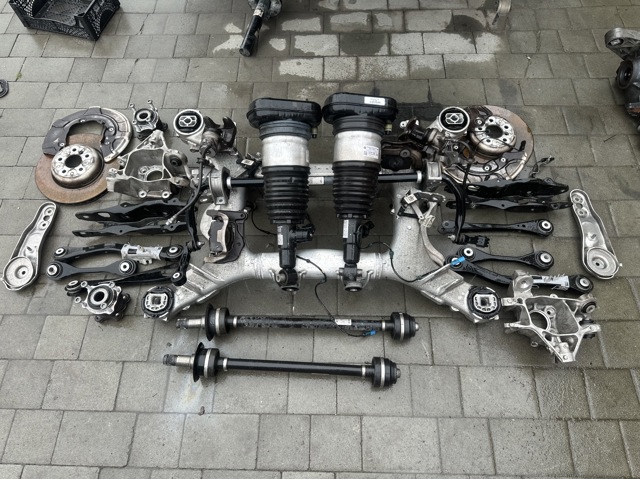 Балансир задній нижній, лівий 33306878029 BMW