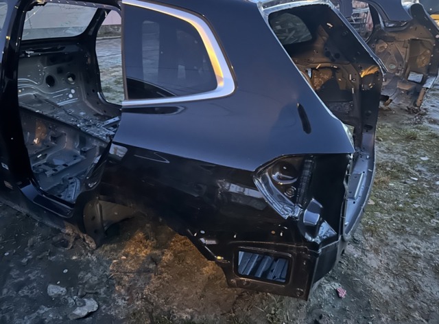 Бічна частина задня ліва 41007494011 BMW