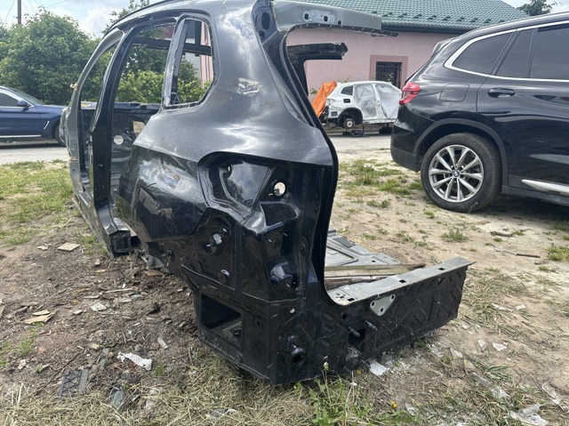 Бічна частина задня ліва 41007955005 BMW