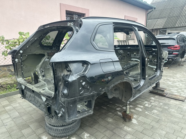 Бічна частина задні праві 41007955006 BMW