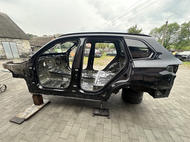Отвір передніх лівих дверей 41007955059 BMW