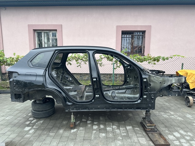 Отвір передніх правих дверей 41007955060 BMW