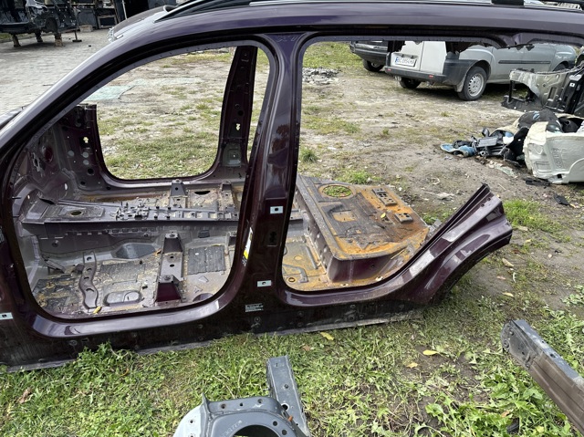 Отвір передніх лівих дверей 41007955085 BMW