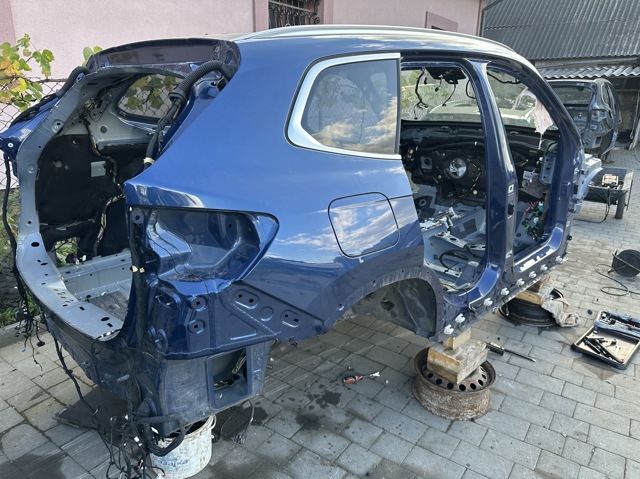 Крило заднє праве 41305A52CB8 BMW