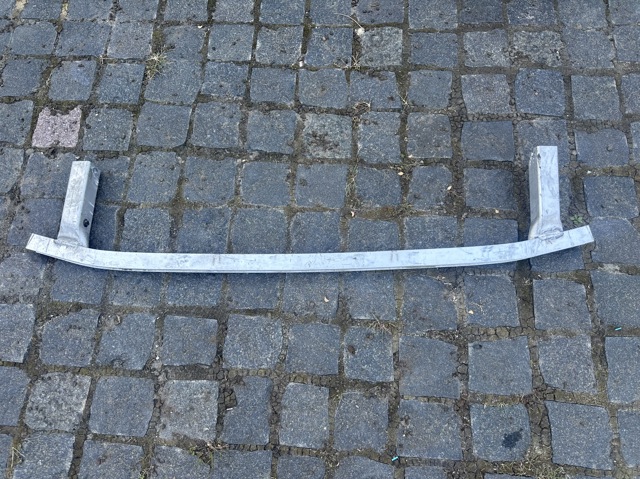 Буфер бампера переднього 51117399912 BMW