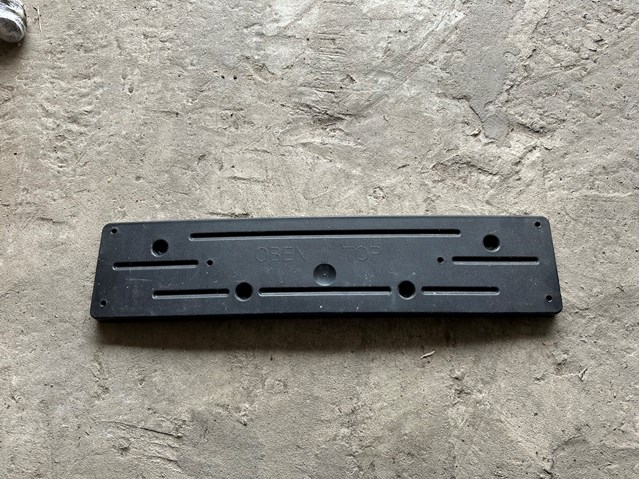Рамка номерного знака автомобіля передня 51118069220 BMW