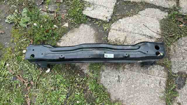 Шина бампера заднього 51127400008 BMW
