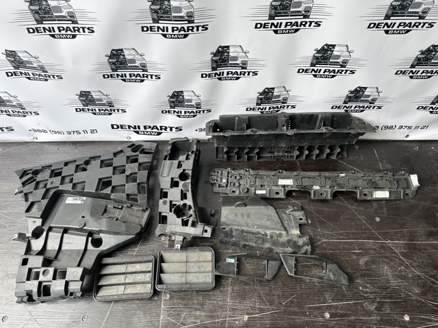 Кронштейн бампера заднього, лівий 51127420667 BMW