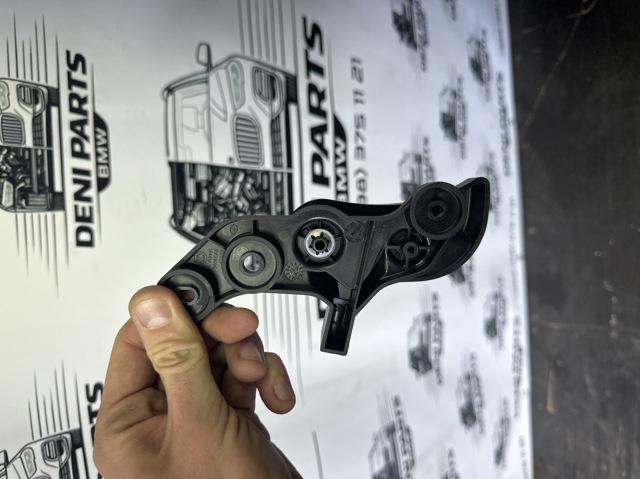 Кронштейн ручки відкривання капота 51237326517 BMW