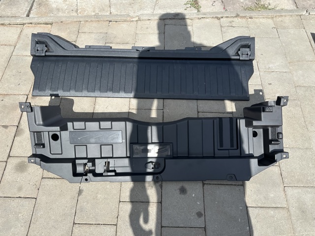 Накладка задньої панелі багажника 51477479947 BMW