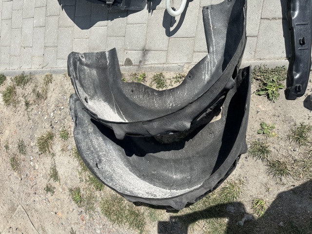 Підкрилок задній правий 51717478758 BMW