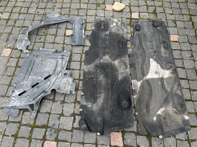 Захист днища, правий 51757290804 BMW
