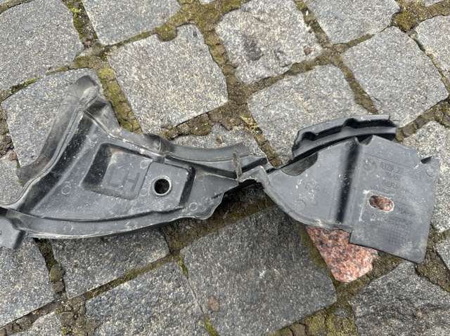 Накладка ринви задня ліва 51767329401 BMW