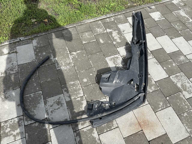 Ущільнювач крила 51767469501 BMW