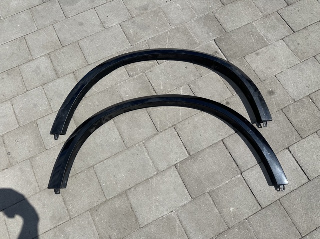 Молдинг арки колеса заднього, лівий 51778099121 BMW