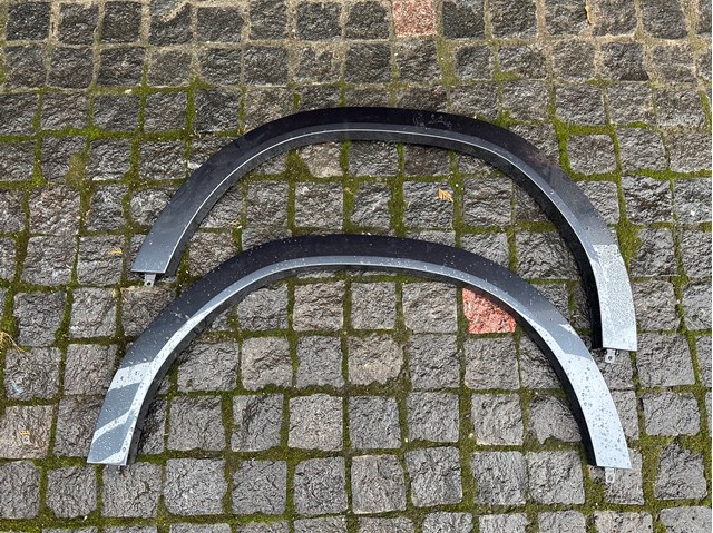 Молдинг задньої арки крила, правий 51778099206 BMW