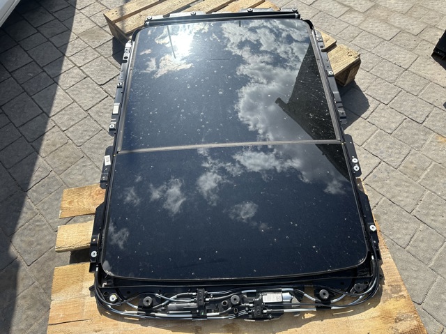 Кришка люка даху передня 54109466703 BMW