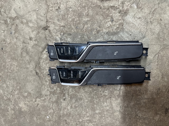 Блок кнопок центральної консолі 61316993923 BMW