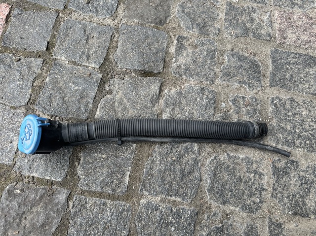Горловина бачка омивача 61667301629 BMW