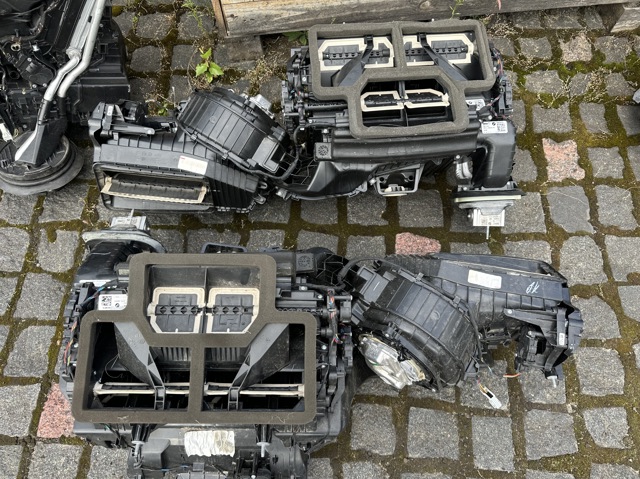 Корпус печі в зборі 64119382874 BMW