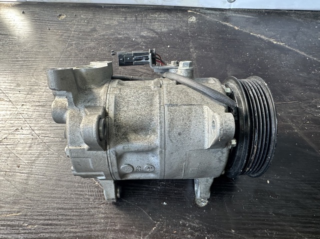Компресор холодоагенту 64525A5C710 BMW